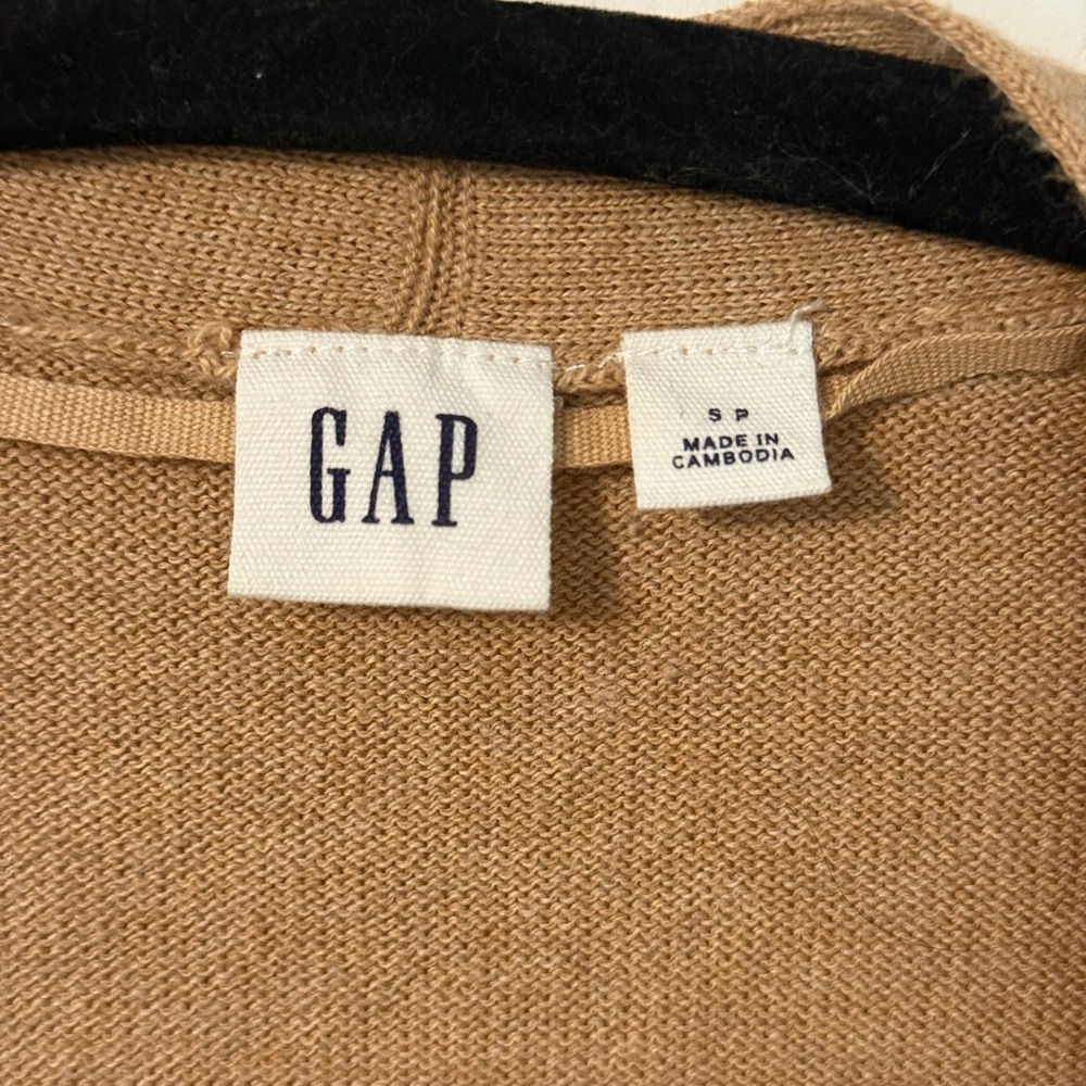 GAP Cardigan - Picture 5 of 7
